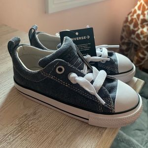 KIDS CONVERSE SIZE 9